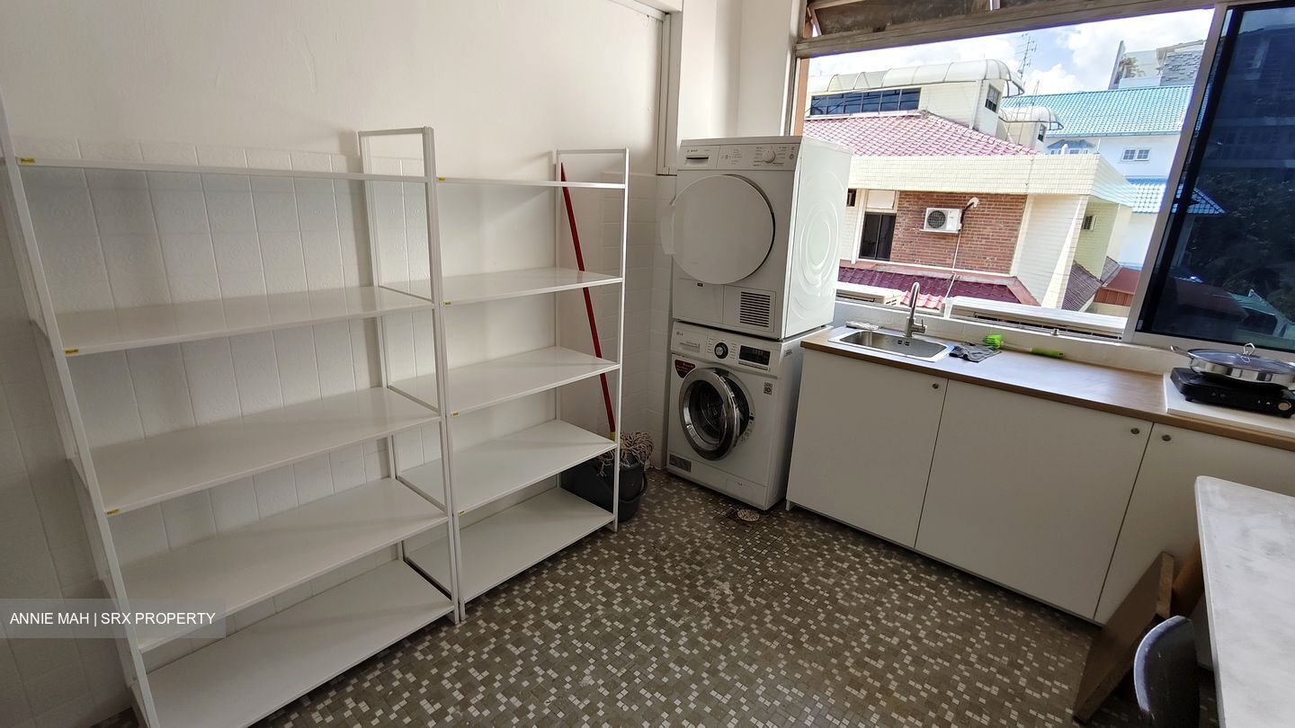 Changi Road (D14), Shop House #491745491